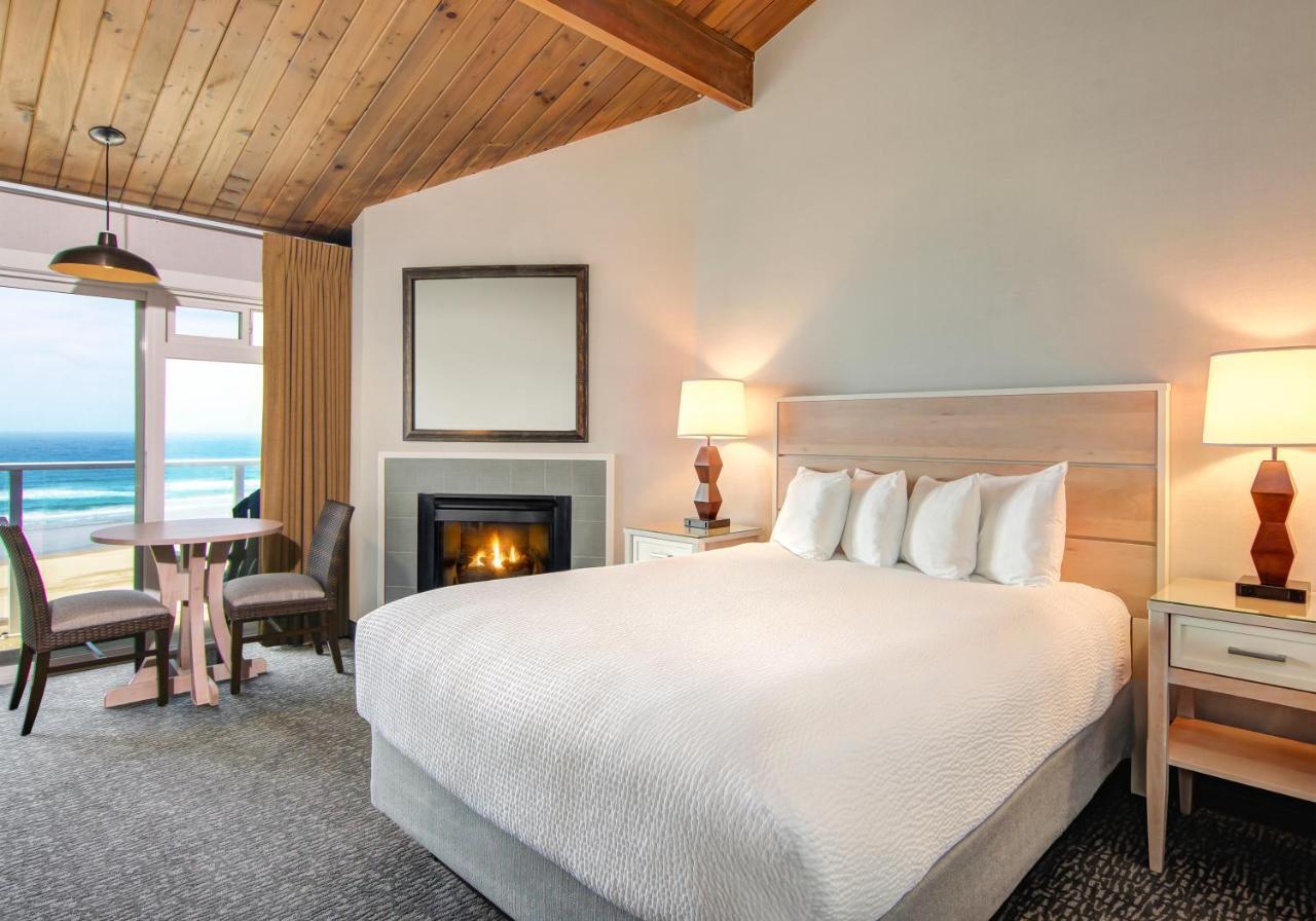 Traditional Queen Fireplace Top Floor - No Pets Allowed,933881263:JPEG